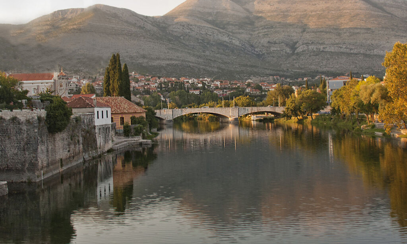 İzmir`den Uçaklı  Balkanlar Kosovalı ( Air Albania Hava Yolları )